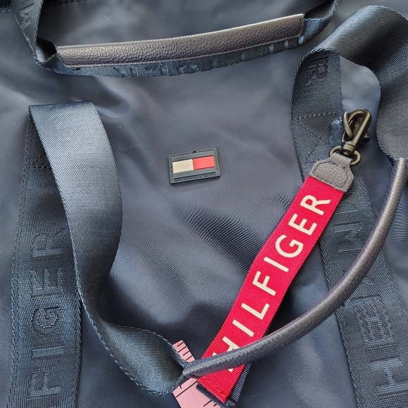 Tommy Hilfiger Navy Weekender Nylon Bag Travel - Picture 8 of 9